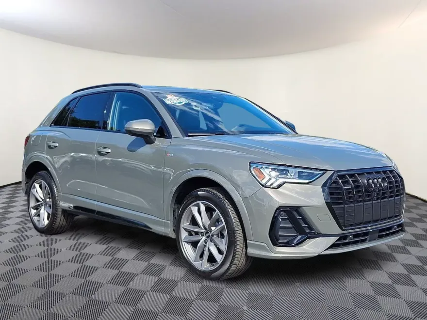 2024 Audi Q3 45 TFSI S line Premium photo 1