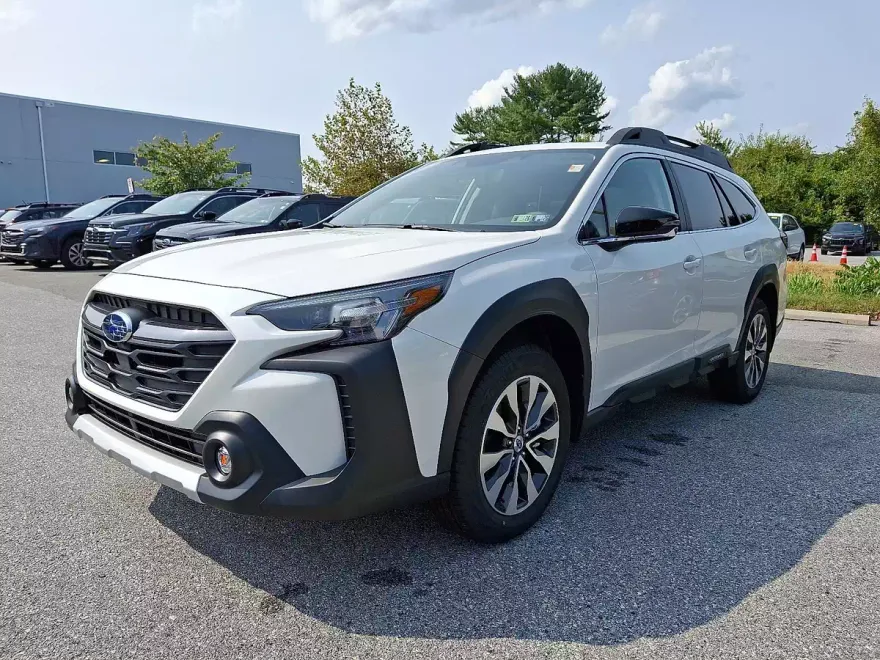 2025 Subaru Outback Limited photo 1
