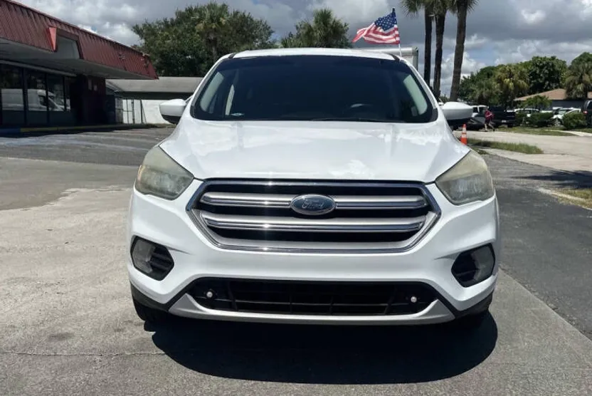 2017 Ford Escape SE photo 1
