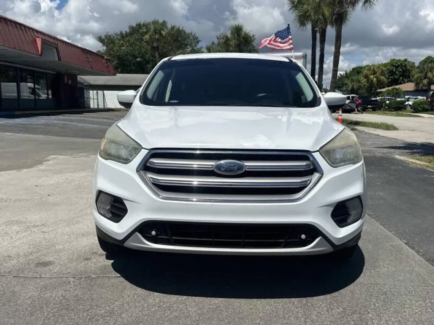 2017 Ford Escape SE photo 1
