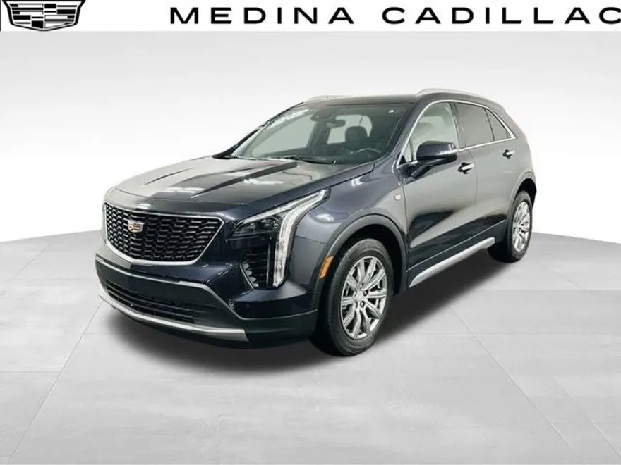 2022 Cadillac XT4 Premium Luxury photo 1