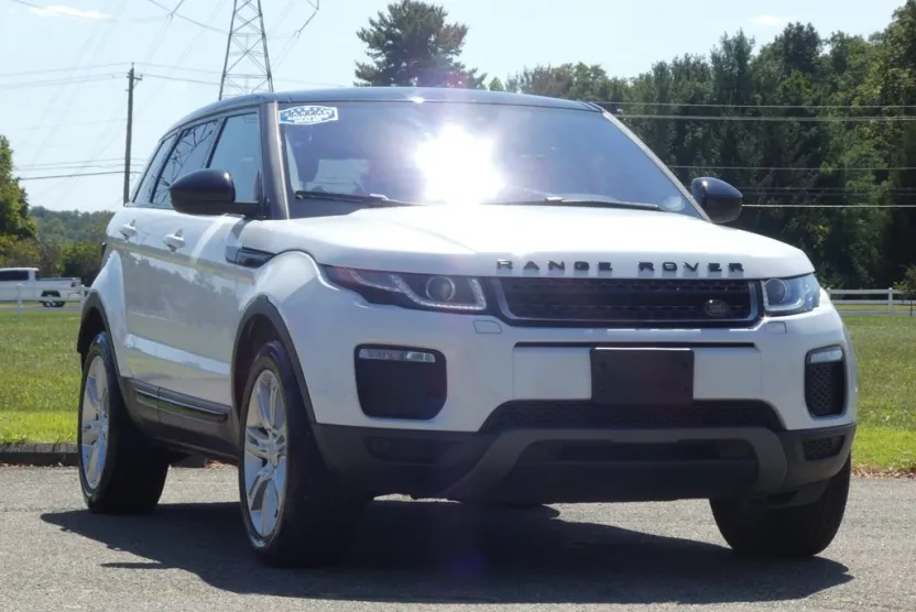 2018 Land Rover Range Rover Evoque SE photo 1