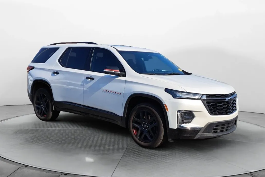 2024 Chevrolet Traverse Premier photo 1