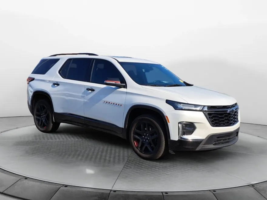 2024 Chevrolet Traverse Premier photo 1