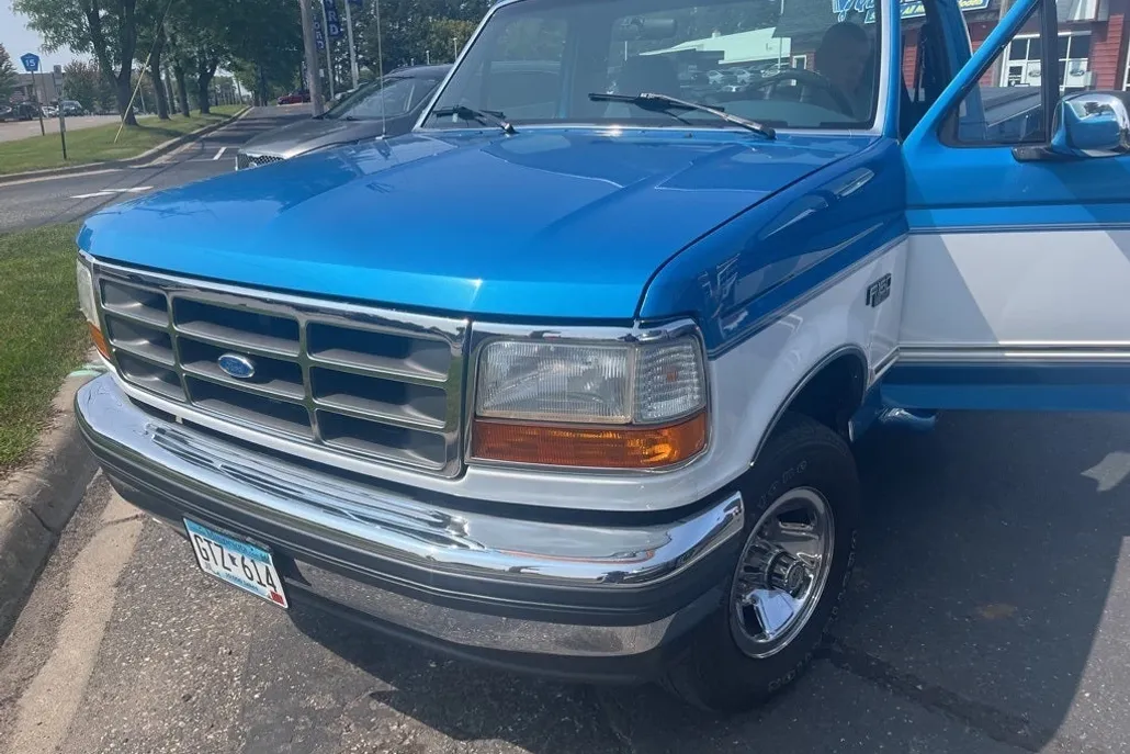 1994 Ford F-150 XL photo 1