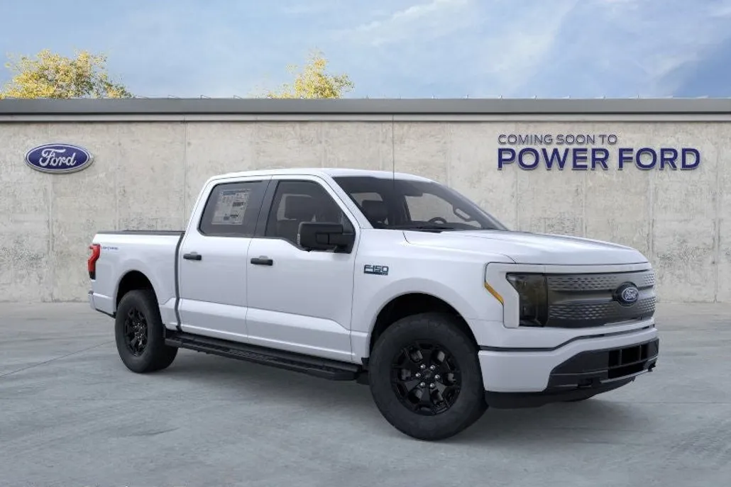 2025 Ford F-150 Lightning XLT photo 1