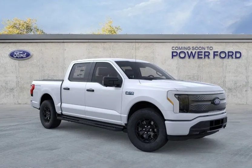 2025 Ford F-150 Lightning XLT photo 1