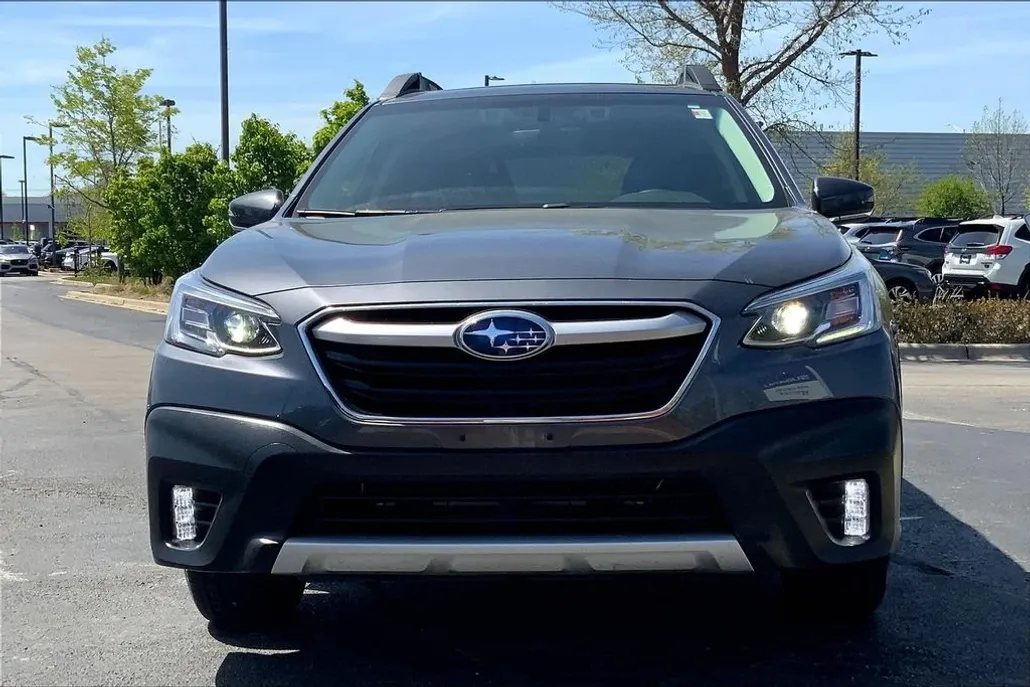 2022 Subaru Outback Limited XT photo 1