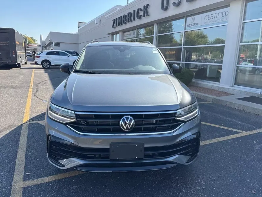 2024 Volkswagen Tiguan SE R-Line Black photo 1