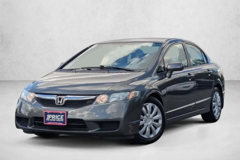 2010 Honda Civic LX photo 1