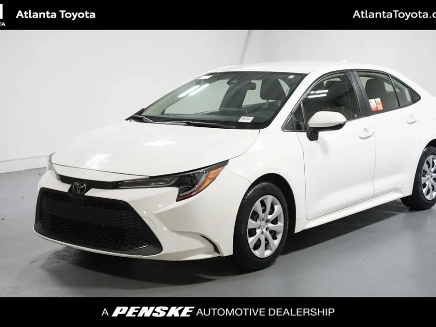 2021 Toyota Corolla LE photo 1