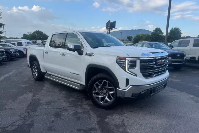 2022 Gmc Sierra 1500 SLT photo 1