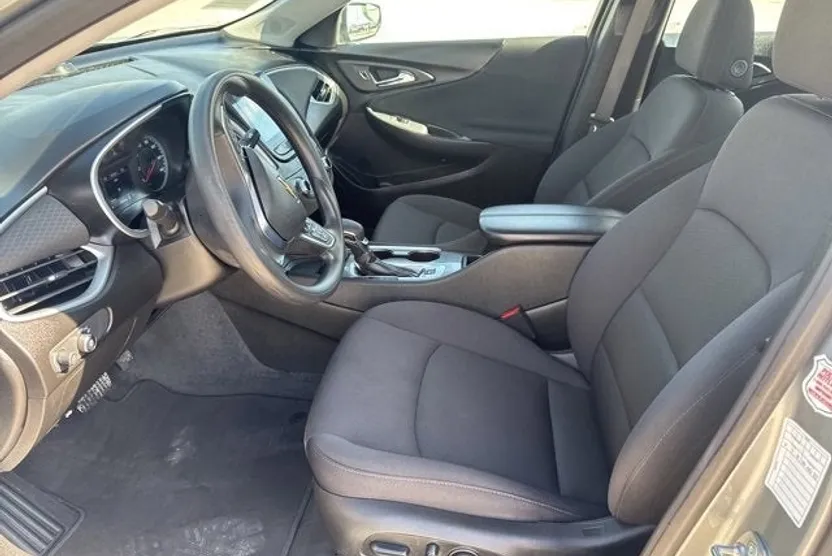 2024 Chevrolet Malibu 1LT photo 1
