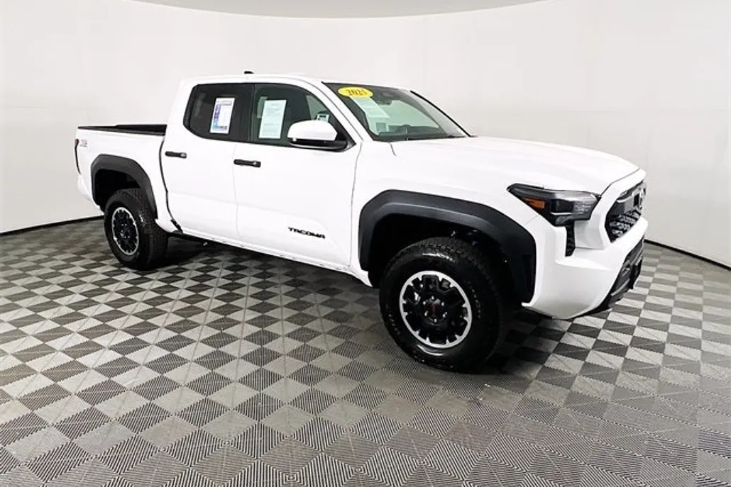 2025 Toyota Tacoma TRD Off-Road photo 1