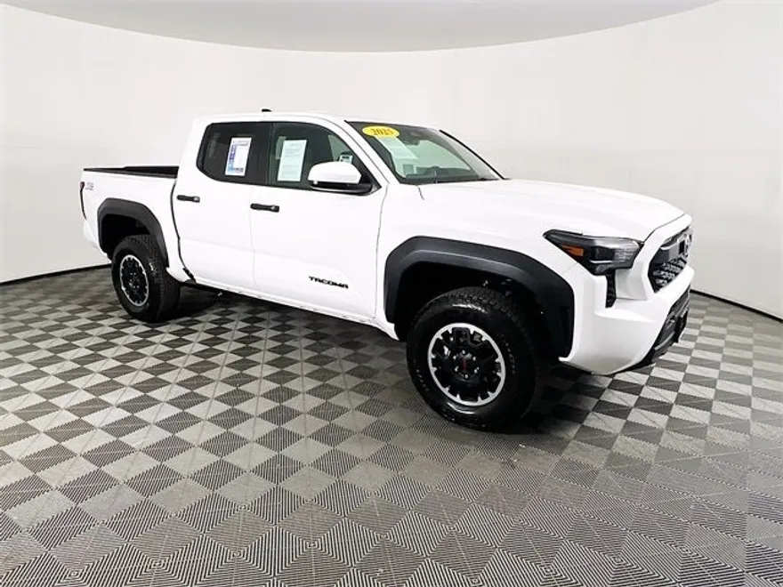 2025 Toyota Tacoma TRD Off-Road photo 1