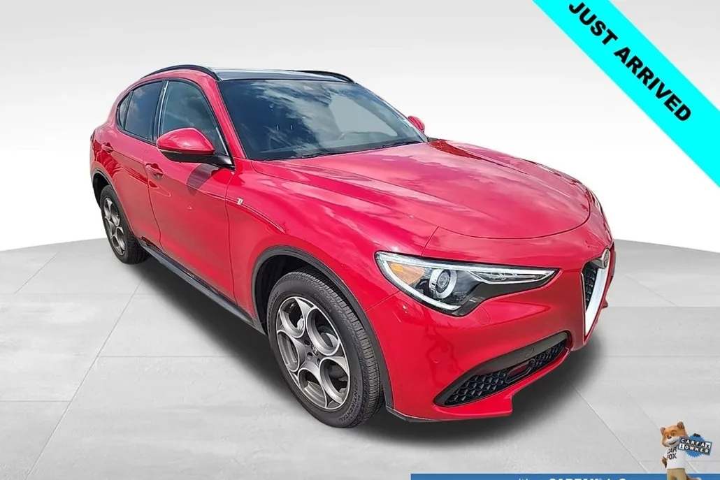 2022 Alfa Romeo Stelvio Ti photo 1