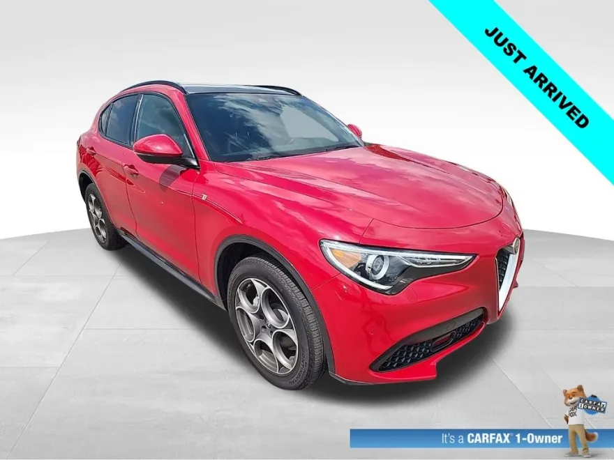 2022 Alfa Romeo Stelvio Ti photo 1