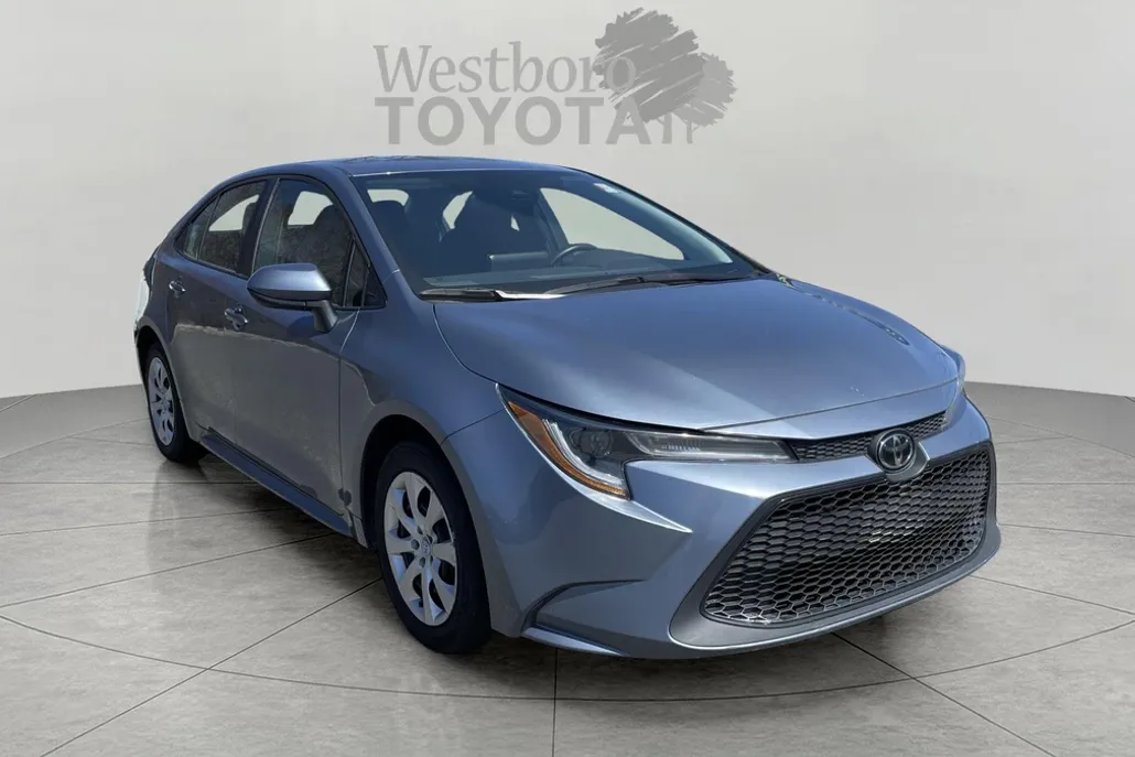 2022 Toyota Corolla LE photo 1