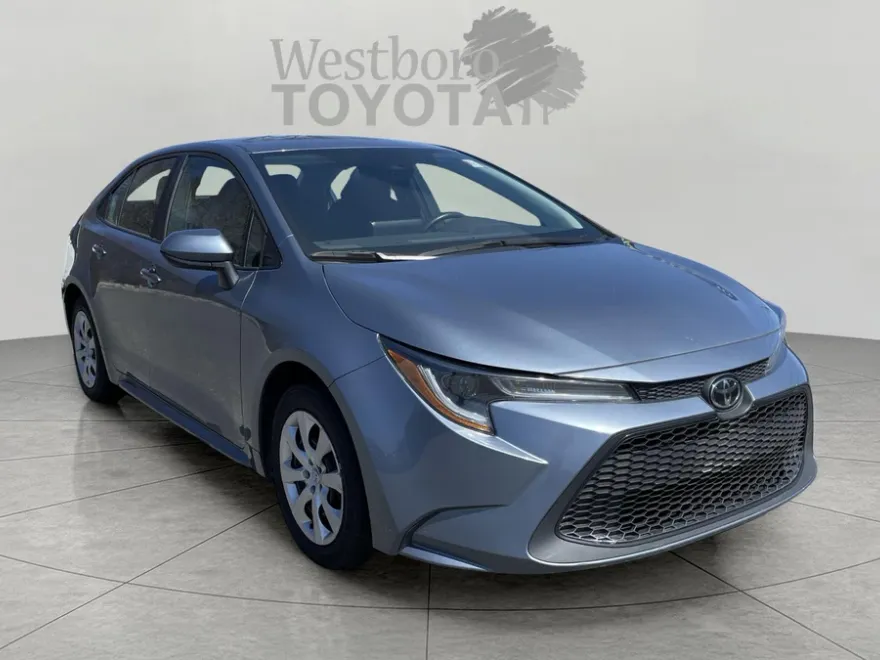2022 Toyota Corolla LE photo 1