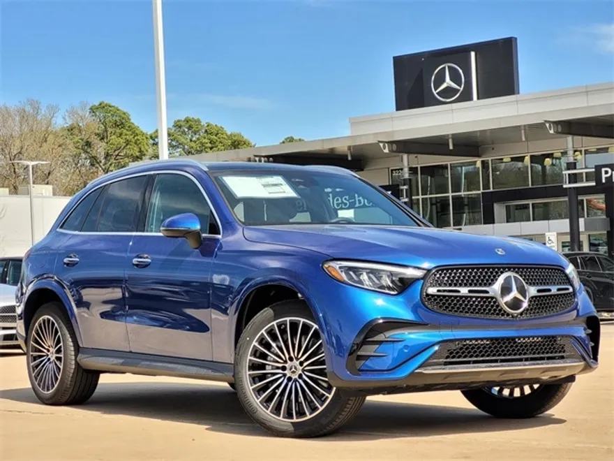 2025 Mercedes Benz GLC 300 photo 1