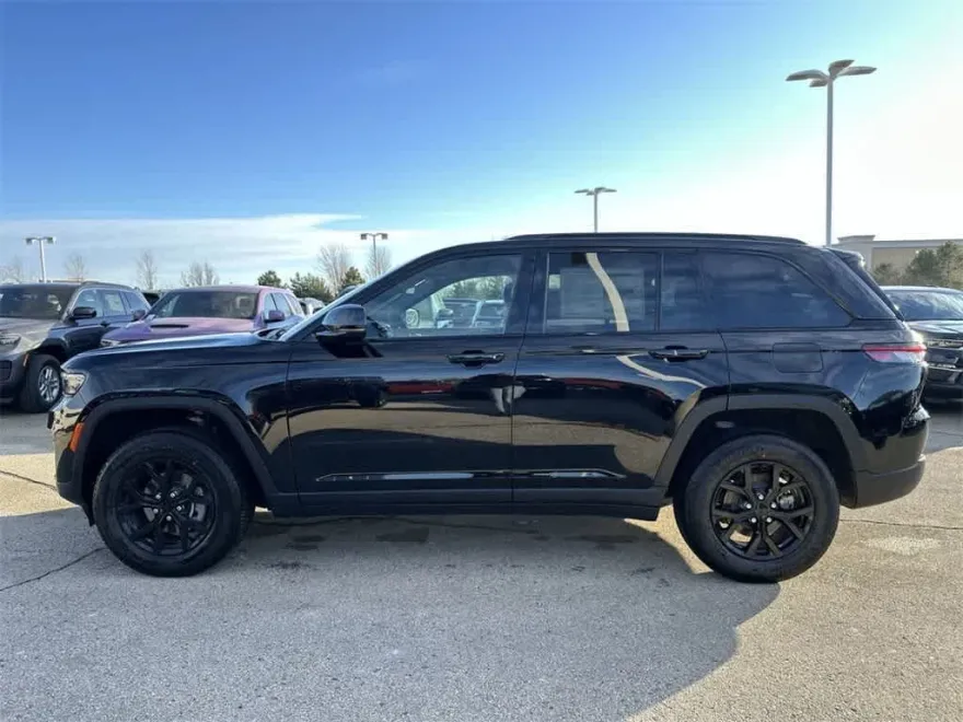 2025 Jeep Grand Cherokee Altitude X photo 1