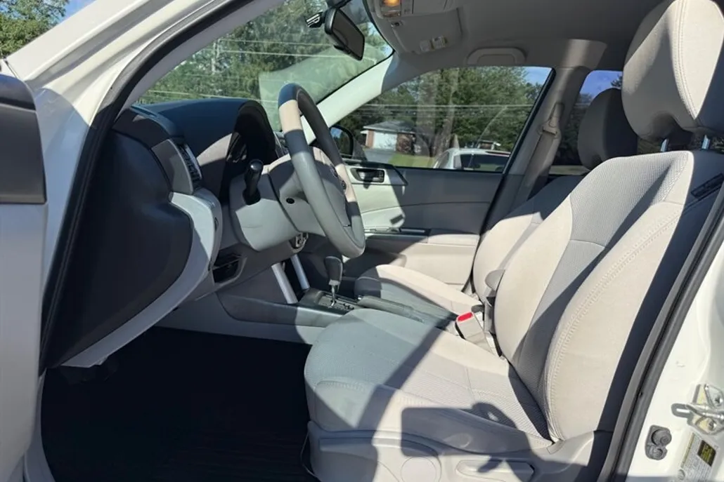 2012 Subaru Forester 2.5X photo 1