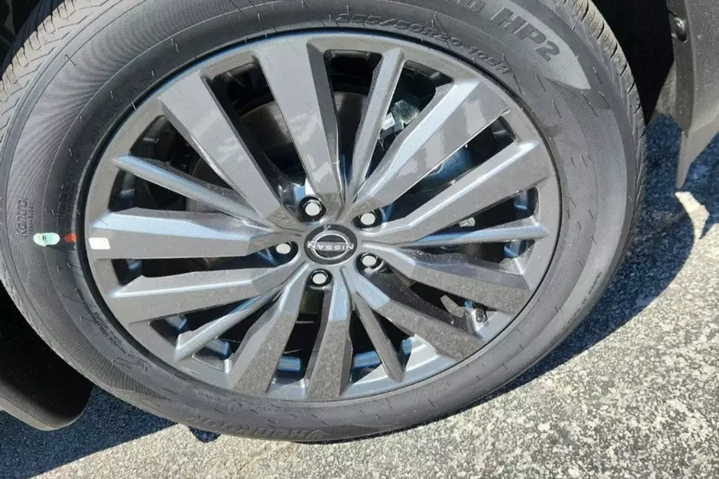 2025 Nissan Pathfinder SL photo 1