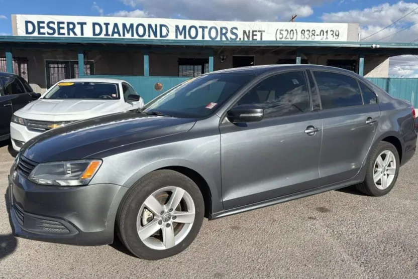 2011 Volkswagen Jetta TDI photo 1