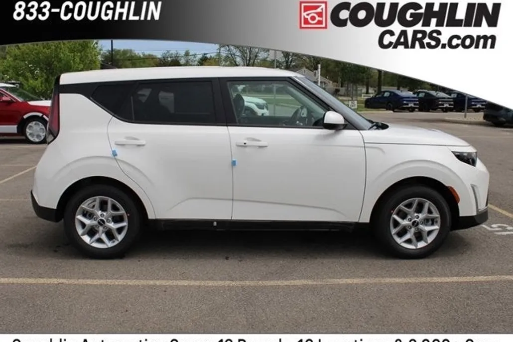 2025 Kia Soul S photo 1