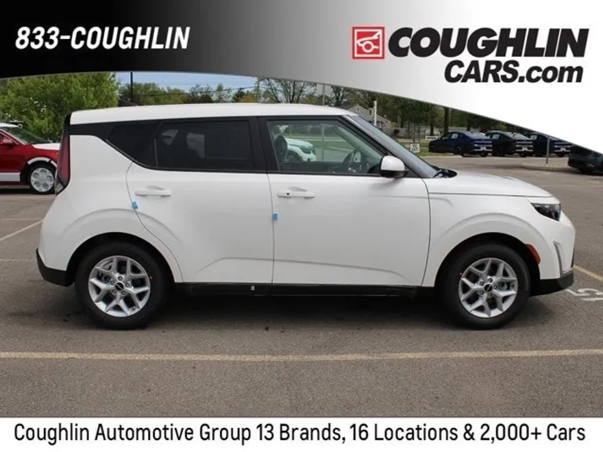 2025 Kia Soul S photo 1