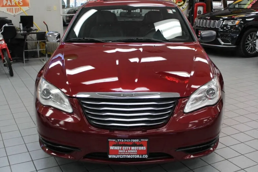 2013 Chrysler 200 Limited photo 1