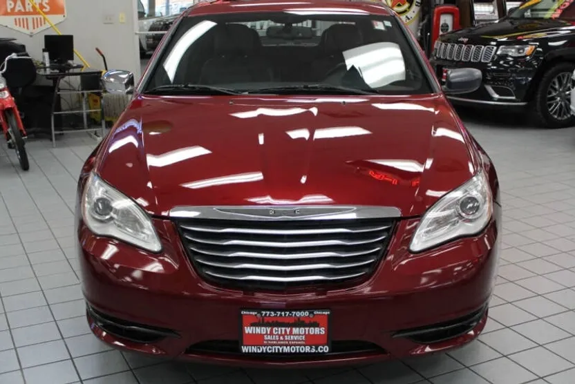 2013 Chrysler 200 Limited photo 1