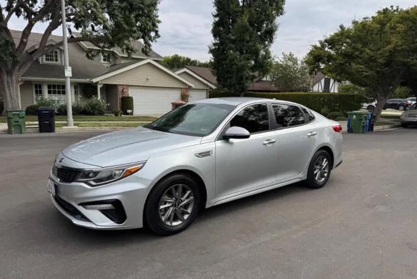 2020 Kia Optima LX SE photo 1