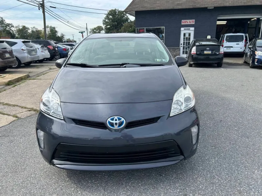 2013 Toyota Prius Two photo 1