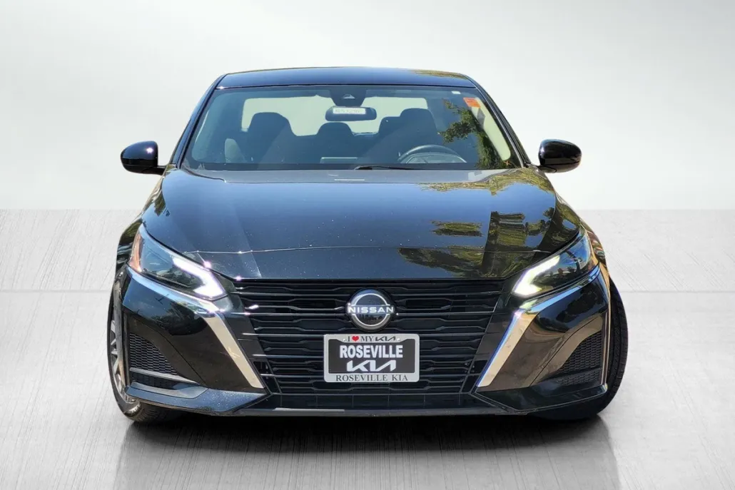 2023 Nissan Altima 2.5 SV photo 1