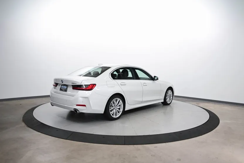 2024 Bmw 330i photo 1