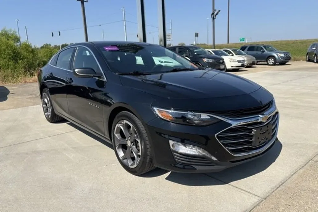2023 Chevrolet Malibu 1LT photo 1