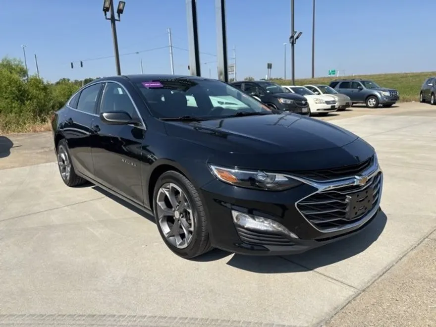 2023 Chevrolet Malibu 1LT photo 1