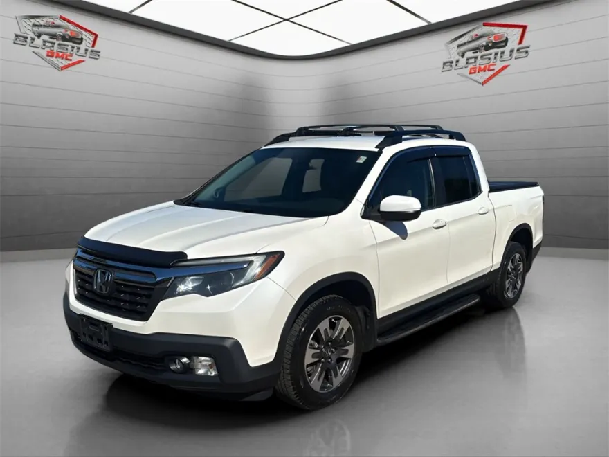 2017 Honda Ridgeline RTL-T photo 1