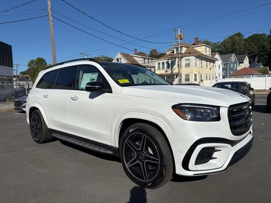 2026 Mercedes Benz GLS 450 4MATIC photo 1