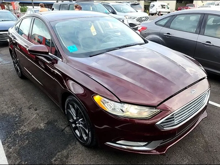 2018 Ford Fusion SE photo 1