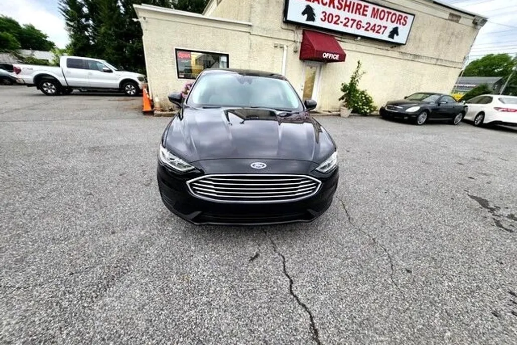 2019 Ford Fusion S photo 1