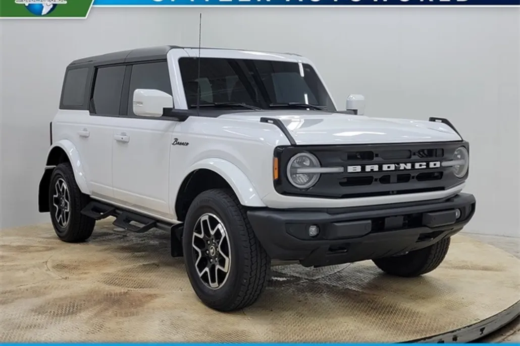 2023 Ford Bronco Outer Banks photo 1