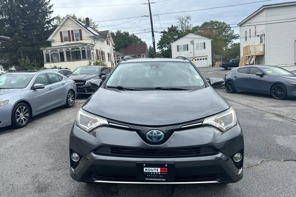 2016 Toyota RAV4 Hybrid XLE photo 1