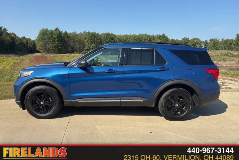 2022 Ford Explorer XLT photo 1