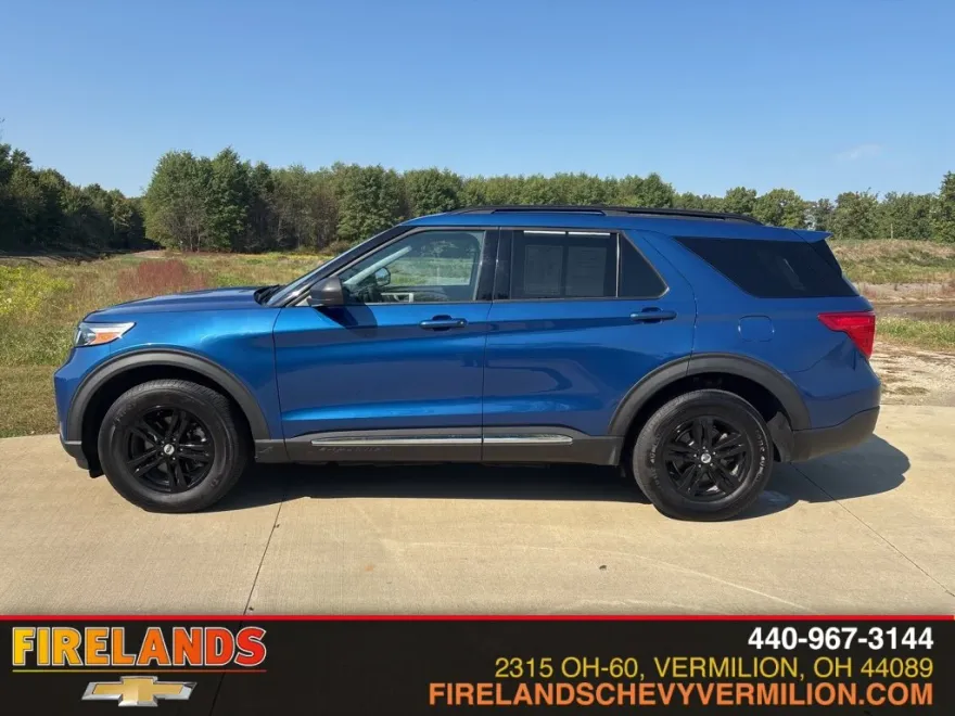 2022 Ford Explorer XLT photo 1