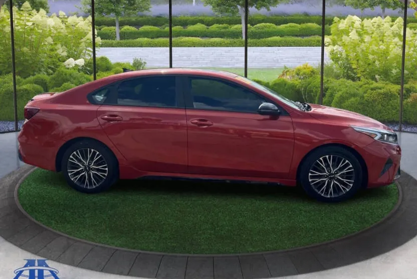 2023 Kia Forte GT-Line photo 1