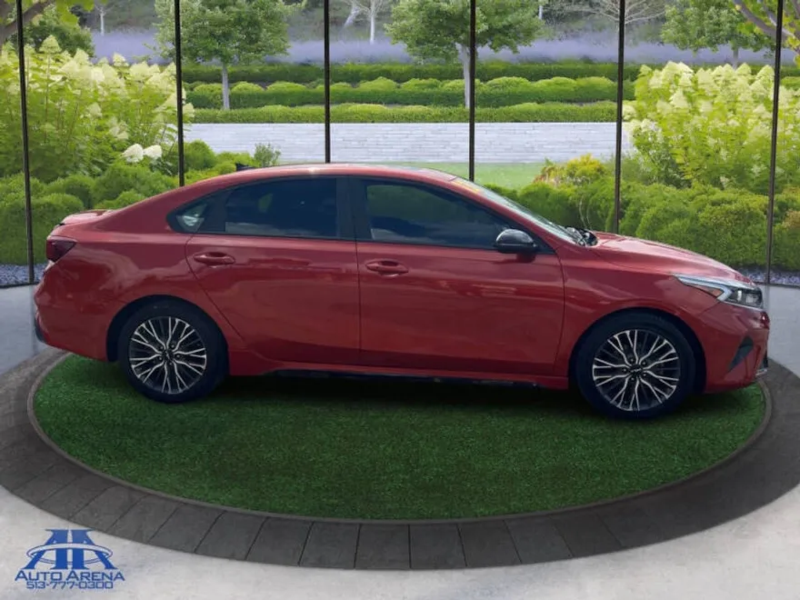 2023 Kia Forte GT-Line photo 1