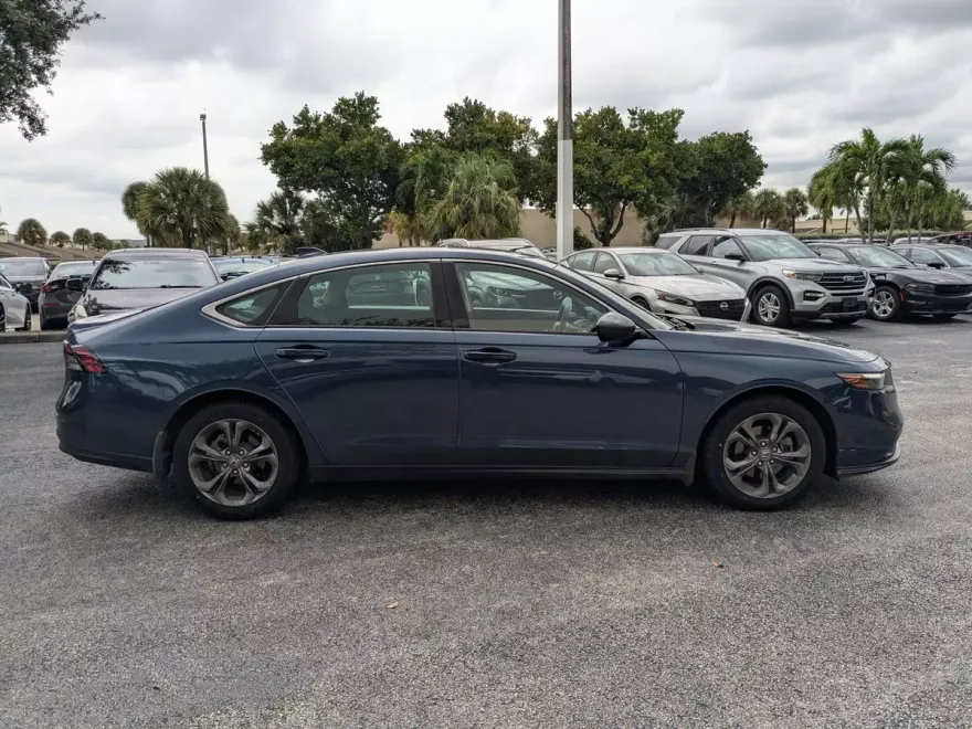 2023 Honda Accord EX photo 1
