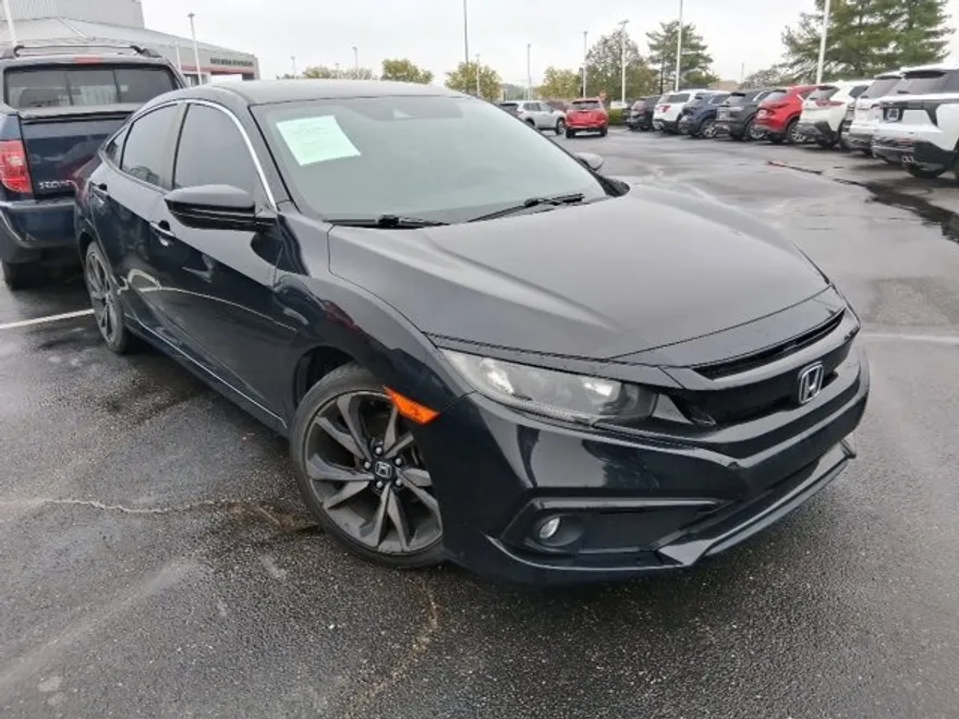 2019 Honda Civic Sport photo 1